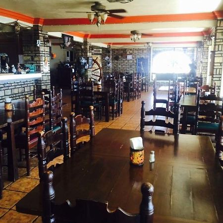 La Cueva Del Pirata Hotel Camalu Ngoại thất bức ảnh
