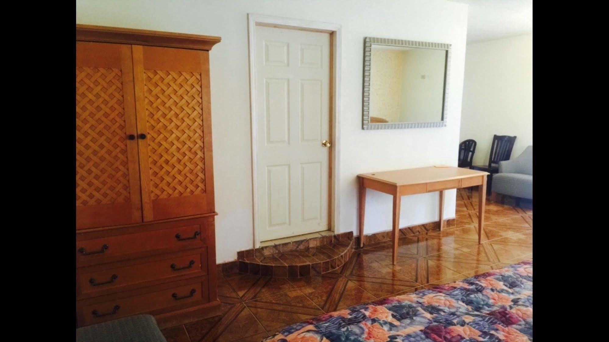 La Cueva Del Pirata Hotel Camalu Ngoại thất bức ảnh
