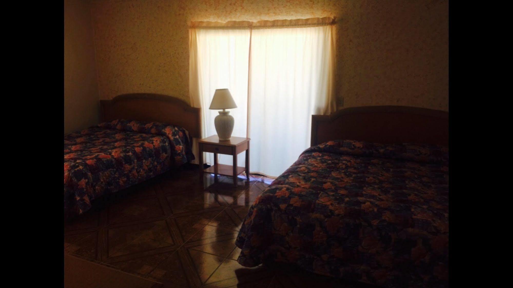 La Cueva Del Pirata Hotel Camalu Ngoại thất bức ảnh