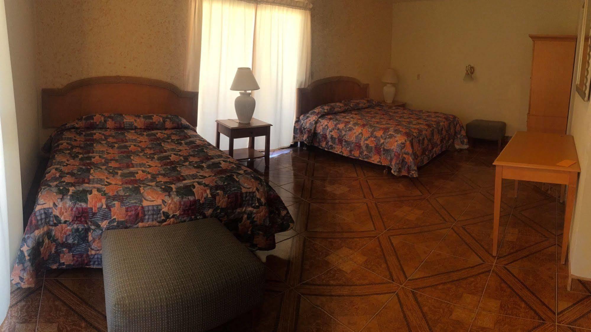 La Cueva Del Pirata Hotel Camalu Ngoại thất bức ảnh